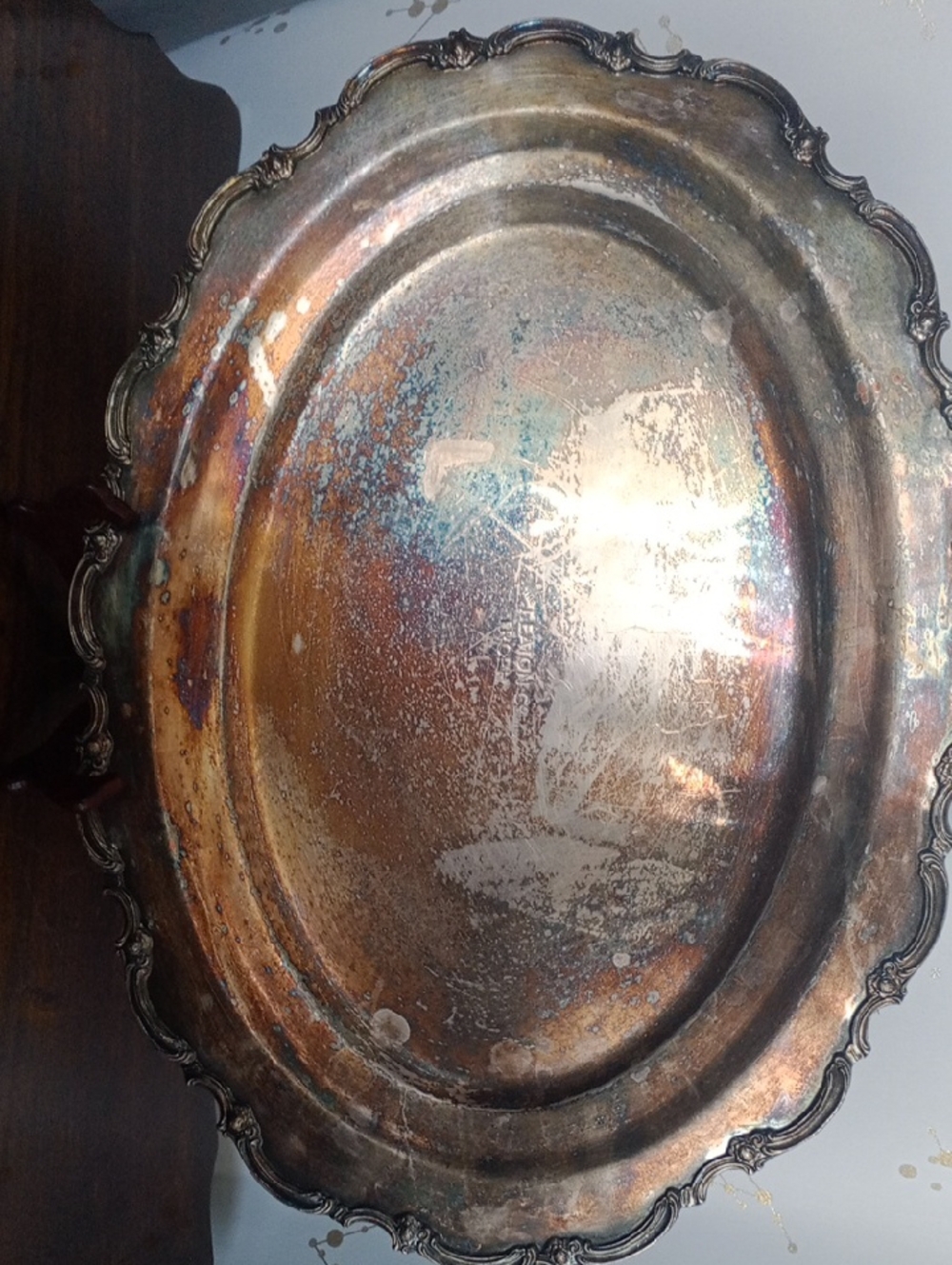 Antique-Style Oval Serving Platter in Iridescent Silver